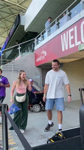 Now that’s a SUPER way to experience your first Storm game, thanks to Reebok ⚡️👟