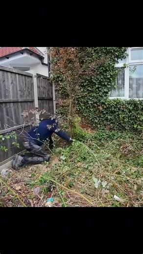 54K views · 820 reactions | There's no way elder lady Peggy can clean this overgrown yard. It's too much for an 80 year old lady.☹️ #cleaningtiktok #uktiktok #cleantok #cleanup #gardening #help | Gardenofhope | Facebook