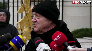 241K views · 2.5K reactions | Nicăieri nu-i ca la Palat: Gigi Becali tocmai se apucase să-i facă tactica lui finului Mirel Rădoi la Universitatea Craiova, dar a trebuit să se oprească pentru a da prioritate mașinii de Poliție. „Stai, mă, să treacă miliția! Se supără miliția! Păi, e băiat bun milițianul” | ProSport | Facebook