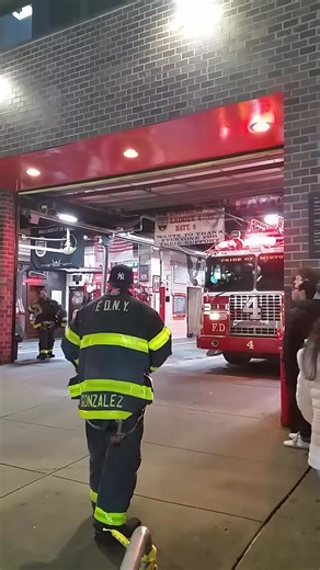 FDNY FULL START Times Square Crew Awesome Ladder 4 Going On A Run NYC fdny shorts nyc firetruck | WestCoast Fire Media