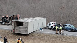 One man dead after multi-vehicle crash on I-71