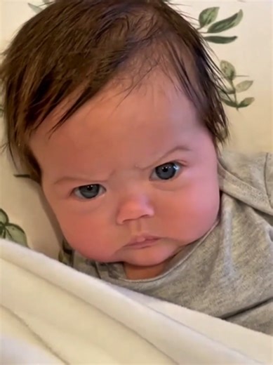 Twins, Totally Different Vibes 😂🥰 #funny #babylove #cute #babiesoftiktok #twins