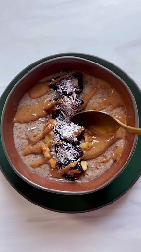 Flaxseed and Coconut Porridge - Paleo & Keto Friendly Breakfast