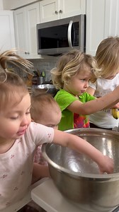 629K views · 29K reactions | Mommy’s little helpers 珞 | CookingwithSammy | Facebook