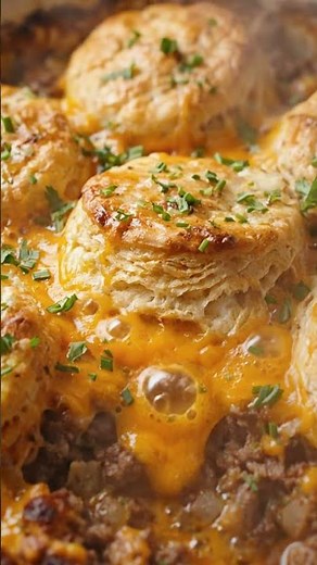 Cheddar Bay Hamburger Casserole 🧄🧈