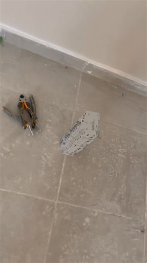 Zâkä Rïa on Instagram: "Montage tableau électrique 😍⚡️ #electrician"