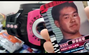 24岁，是假面骑士