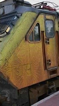 Train 22464 Bikaner Delhi Raj Sampark kranti Exp Powered with WAP 5 35013 GZB Tejas Rajdhani Livery