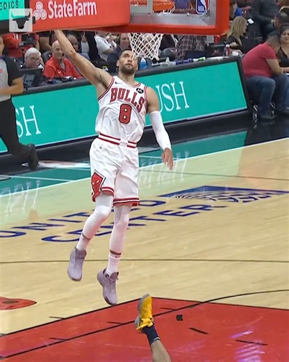 Get up or get out the way 😤😤 | Chicago Bulls