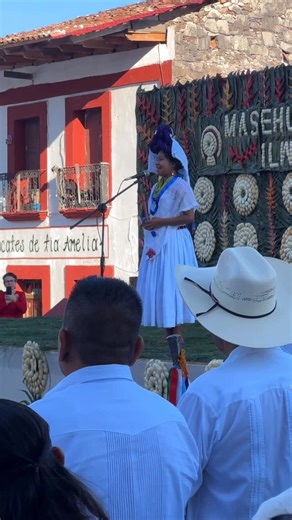 Omar González Valderrábano on Instagram: "Amigos, hoy les traigo algo diferente. Esta fue la participación en náhuatl de Danna Paola Hernández, procedente de Yohualichan en la Reina del Huipil 2025 ✨#mexico #puebla #yohualichan #napoli #venezia #milano #rituales #bombay #indonesia #cultura #brazil #voladoresdemexico #asia #spiritual #srilanka #culture #cultura #viralvideos #shenyang #pueblosdemexicoconhistoria #pueblosmagicosdemexico #heritage #seul"