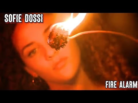 Sofie Dossi - Fire Alarm/lyrics
