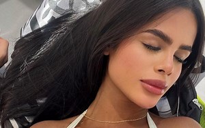 Estefania - 沙滩比基尼！