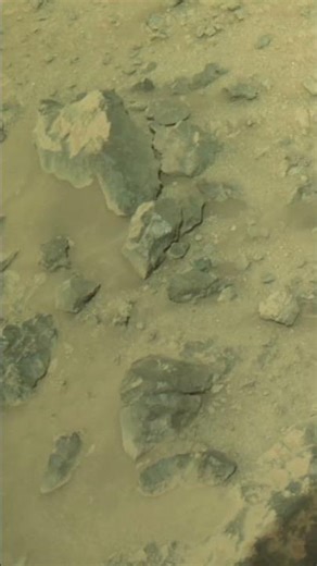 The navigation camera that drives a $2.7B robot just captured THIS on Mars 🤖💀 #curiosity