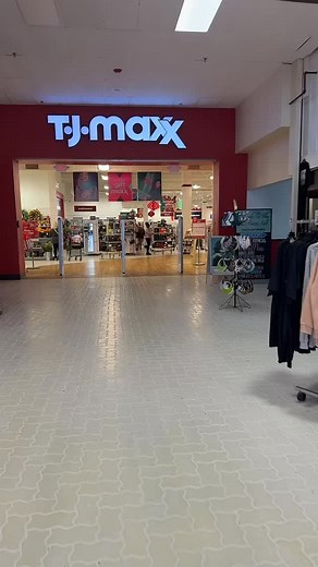 280 reactions · 6 comments | Let’s go to TJ Maxx to shop for Christmas home decor! ✨ So many festive finds and cozy pieces for the season ❤️ #TJMaxxFinds #ChristmasDecor #HolidayHome #ShopWithMe #FestiveVibes #HomeDecorInspo #ChristmasAtTJMaxx #HolidayStyle | athomewithterrie | Facebook