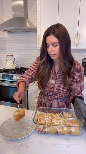 Two Ingredient Cinnamon Roll Apple Cobbler🍎 #recipe #easyrecipe #yummy #AEJeansSoundOn #WorldPrincessWeek #foodtiktok #foodie #easycooking