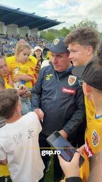 Hagi's name cheered by fans + Drăgușin and Ianis signed autographs: footage from the training camp