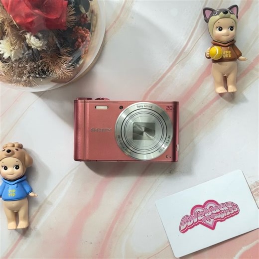 00s early camera digital & phone on Instagram: "SONY CYBERSHOT DSC WX300 (G7X ALTER) body 9,8/10 18.2 Megapixels (with CMOS SENSOR) all functions normal zoom in out normal flash on off normal highly recommended!! 💅🏽 IT GILRS CAM 💋 with a tons of effect dan mode 📸 Mincole’s Fav 🤩 minus : ❌❌❌ includes battery, USB charger, pouch, memory card, strap, card reader price : SOLD!!!"