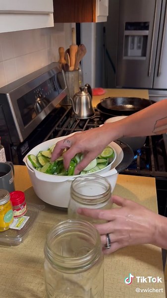 How to Make Delicious Bread & Butter Refrigerator Pickles at Home