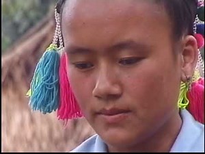 Kum Xyooj thiab Maiv Lauj Vwj kwv txhiaj hais tau nrog lawv tej poj niam 1