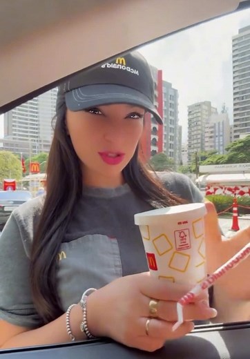 Emanuelly Raquel (@emanuellyraquel_oficial) - Delícias de Lanches e Cosplay com Emanuelly Raquel