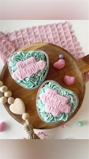 Fondant cookie debossers 🤍 Available in 2.5” and 3.5” size. In the video, I used the 2.5” size It’s perfect for small treats like cupcakes and mini cake 🍰 #minicake #fondantstamp #customtreats