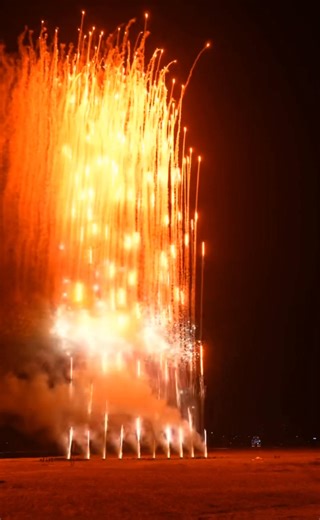 Hermès Orange Fireworks. #Fireworks #GoodLuck #Atmosphere #Liuyang #Fe | Way Lux Fireworks