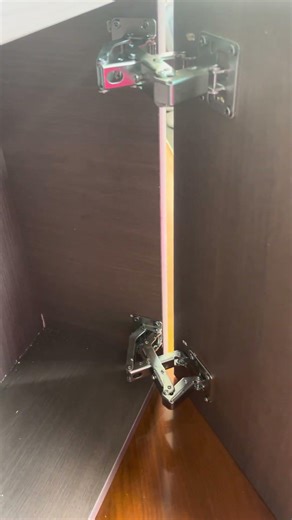 Angle hinge test display