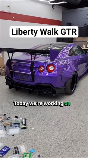 Liberty Walk Nissan GTR quarter glass installation 💜