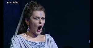 ❤️🎶 A powerful story of love, betrayal and honor, Norma is a classic of the bel canto tradition, combining lavish vocal splendor with a story of great passion and nobility. Watch Fiorenza Cedolins in the title role in this 2008 production! ❤️🎶 https://cutt.ly/b91xElx | medici.tv