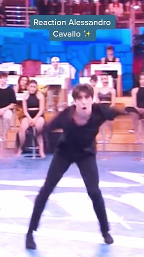 Les Bourgeois ✨ una delle vostre performance preferite di Alessandro.Video completo sul mio canale YouTube #amici #ballerina #danza