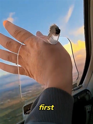 What Happens If You Put Your Hand Our Of A Plane🙄😱 | Airplane Tiktok Videos