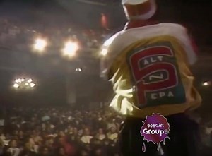 Salt N Pepa perform Push It live on Showtime at the Apollo. (1988) - I couldn’t have been the only one playing this in the delivery room. 😂🤷🏽‍♀️ ... #90sgirlgroups #saltnpepa #salt #pepa #djspinderella #showtimeattheapollo #90smusic | 90s R&B Girl Groups