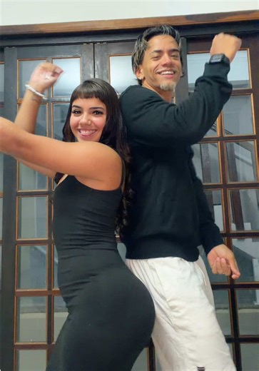 Vídeo de Arthur Lima (@artthuroficial_) relacionado a adriana lima makeup