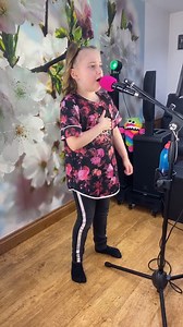 I believe this is 7 year old Imogen’s best set yet! This was lifted from Imogen’s LIVE Facebook performance at Jim the Janny's Virtual Bar on Wednesday 10th June. All of the people at Jim the Janny’s were incredibly supportive and empowering. The following link takes you there, if you want to pop in for a virtual pint and some haggis crisps 😂 https://m.facebook.com/groups/933986643684689?view=permalink&id=1004483453301674 | Immi Davis