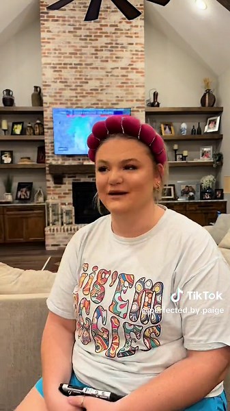 Glowy looks have me drooling 😍✨ This photoshoot makeup is perfect for anyone looking for that extra something to take their photos up a notch!📸 #fyp #fypシ #foryou #foryoupagе #makeup #makeupartist #mua