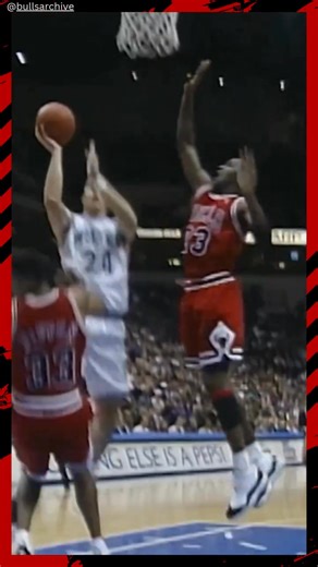 Michael Jordan & Scottie Pippen playing relentless defense 🔥 #ScottiePippen #MJ #defense | Two Three Gaming