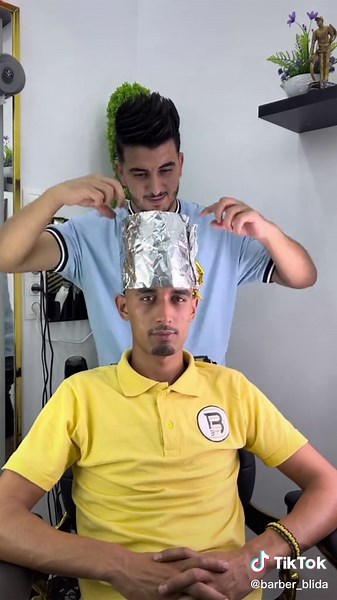 Hair Dyeing Techniques in a Salon Setting