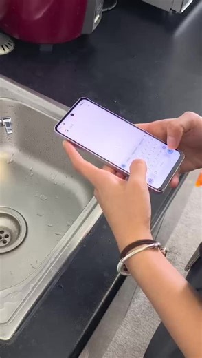 Ultimate Rugged Phone – Built for Extreme Conditions Certified with IP66 | IP68 | IP69, this ultra-durable phone is designed to withstand water, dust, and high-pressure impacts! ✅ IP66 – Resistant to powerful water jets, perfect for outdoor work ✅ IP68 – Fully waterproof and dustproof, no worries about immersion ✅ IP69 – Withstands high-temperature, high-pressure water spray, ensuring reliability in the toughest environments Whether you're on an adventure in the jungle, working on a construction