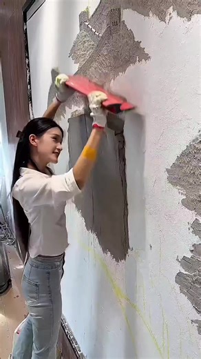 Artist Mingyue's Captivating Relief Painting of the Great Wall