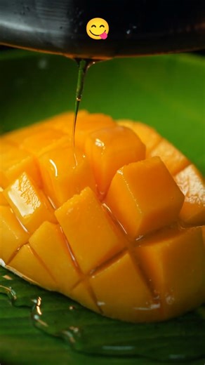 Mango Tanghulu ASMR 🥭🍯 #mango #tanghulu #shorts #asmr