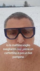 Io la mattina voglio svegliarmi cosi prima un caffettino e poi un bel pompino | Vincenzo Figuccia