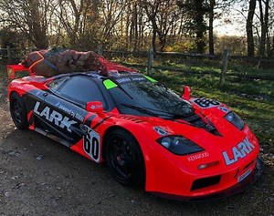 McLaren F1 GTR Hauling a Christmas Tree Kicks Off The Season