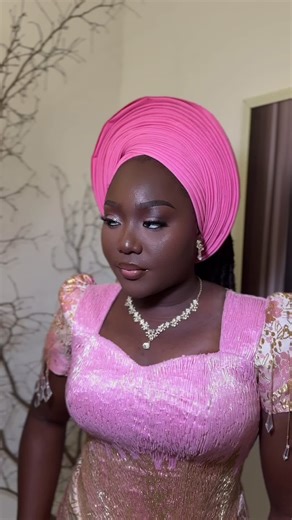 robyn (@robynartist)’s videos with original sound - robyn