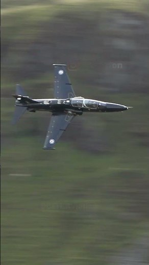 The RAF Hawk T.2 cutting through the Mach Loop today – clean, low, fast, and razor sharp #machloop