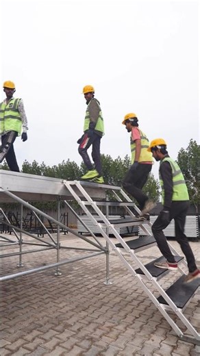 Looking for a stage that won’t shake under pressure? Choose Giant Scaffolding Stage.