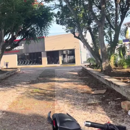 CB300F motorcycle review and features