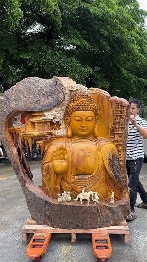 “Incredible Tree Trunk Transformation 🌳➡️ #wood #beautiful #buddha #statue #woodworking #vishuart