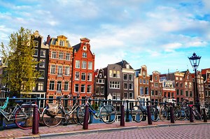 Historic Old Town & Canals, Amsterdam | Live Virtual Tour | Hop A Tour