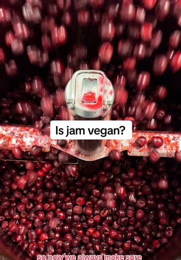 Most people assume jam is vegan but it’s not that simple. Lemons can be coated in beeswax , meaning some jams aren’t truly vegan. That’s why we only use unwaxed lemons for our lemon juice. We also only use pectin to get the right set - so you can be sure that all our jams are 100% vegan! #jam