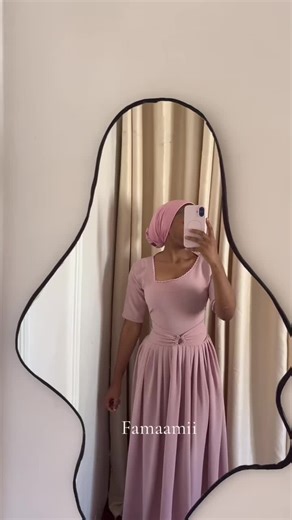 Beaded Ki Set Size 4-10 N49,000 Size 12-16 N52,000 Size 18-22 N55,000 •Beaded neckline •Comes with a scarf